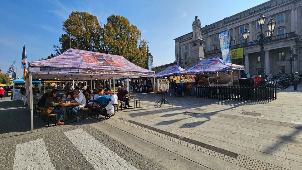 Mercatanti in Fiera: già in tanti agli stand. Sul Sentierone fino a domenica - Info e foto