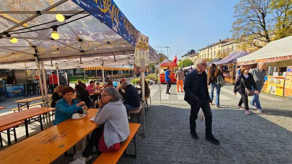 Mercatanti in Fiera: già in tanti agli stand. Sul Sentierone fino a domenica - Info e foto