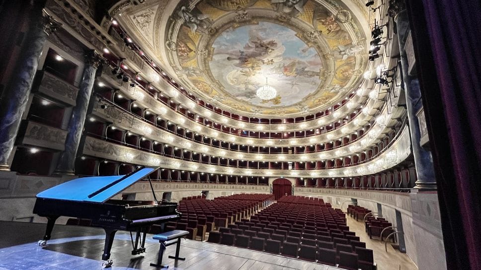 «Teatri, sciopero il 27 ottobre: oltre cento lavoratori coinvolti a Bergamo»