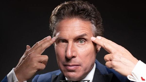 Una serata di magia e cabaret a Bergamo con Raul Cremona
