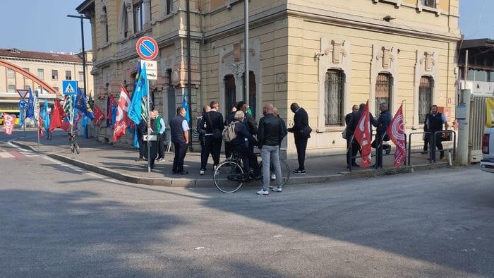 Arriva Italia, sciopero dei bus riuscito: per i sindacati adesione vicina al 90%