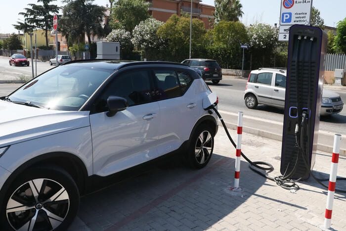 Enel, sconto del 20% a colonnine di ricarica fino all'11 novembre