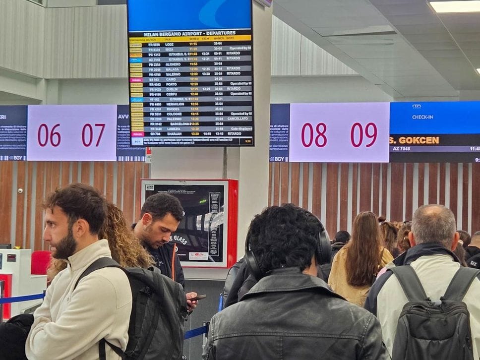 Guasto al sistema di controllo aereo, voli in ritardo in tutta Italia. Disagi anche a Orio al Serio