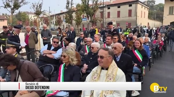 Martinengo, inaugurata la rinnovata piazza Papa Giovanni XXIII