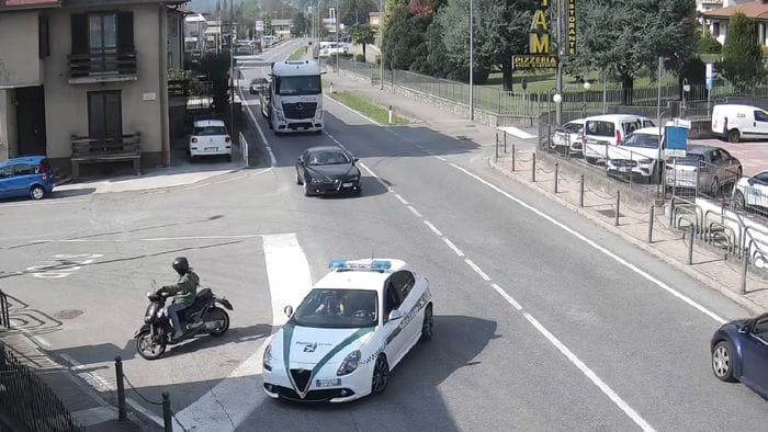 https://storage.ecodibergamo.it/media/photologue/2026/10/18/photos/cache/endine-gaiano-fugge-in-scooter-senza-patente-denunciato-61enne_c2bcb3c0-cacb-11f1-aa75-a93fbddebcc7_1920_1080_v3_large_16_9.jpeg
