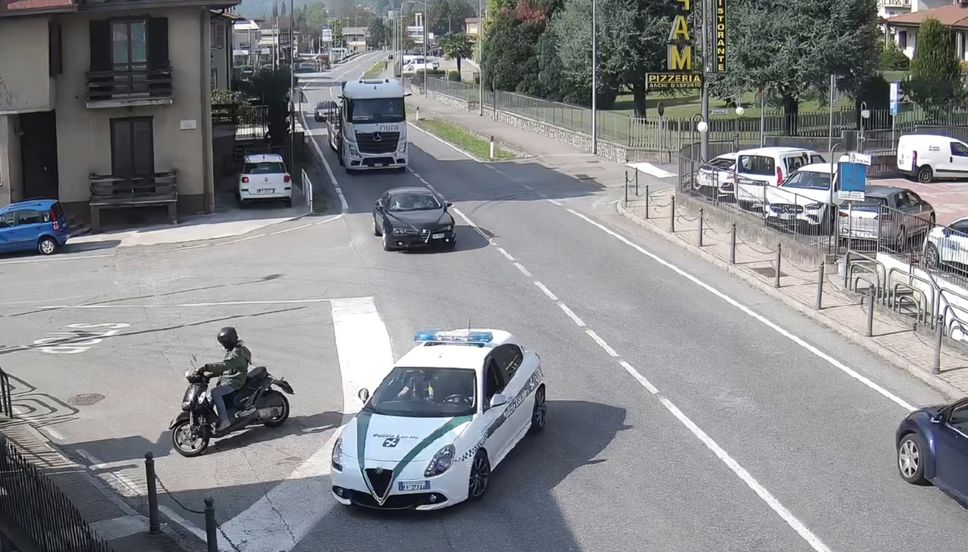 Endine Gaiano, fugge in scooter senza patente: denunciato 61enne