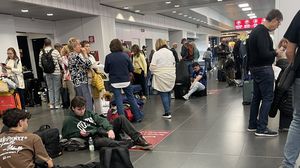 La coda del caos dei cieli, a Orio volo decollato 26 ore dopo