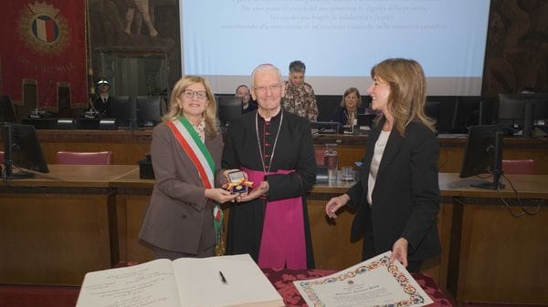 Bergamo, il Vescovo Francesco Beschi è cittadino onorario