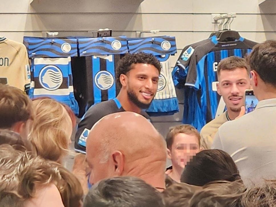 Atalanta, centinaia di tifosi in Porta Nuova per l’incontro con Ederson e Gaetano