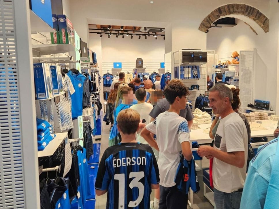 Atalanta, centinaia di tifosi in Porta Nuova per l’incontro con Ederson e Gaetano