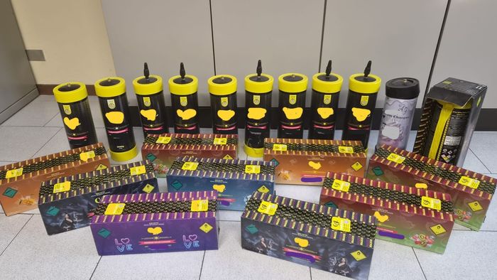 verdello fuga spericolata su un8217auto rubata senza patente in casa pugnali e gas esilarante