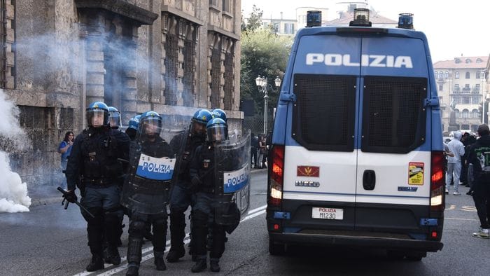bergamo dopo il corteo resta in carcere il 35enne ai domiciliari il ragazzo di 19 anni da Ecodibergamo.it bergamo dopo il corteo resta in carcere il 35enne ai domiciliari il ragazzo di 19 anni