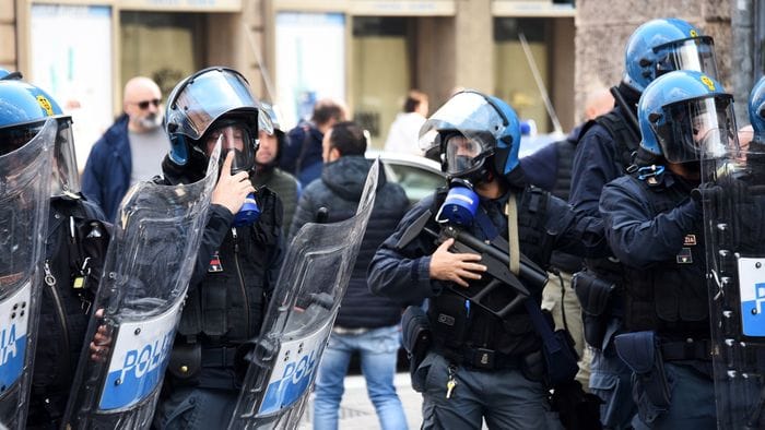 abusi sulle ragazze anche a bergamo una giornata d8217ansia per le fake sulle chat