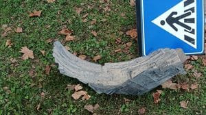 Cologno al Serio, abbatte i cartelli stradali e fugge: 45enne fermato, era ubriaco - Foto