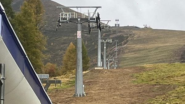 Foppolo, si posa il Montebello. Salita veloce e seggiole con cupola protettiva