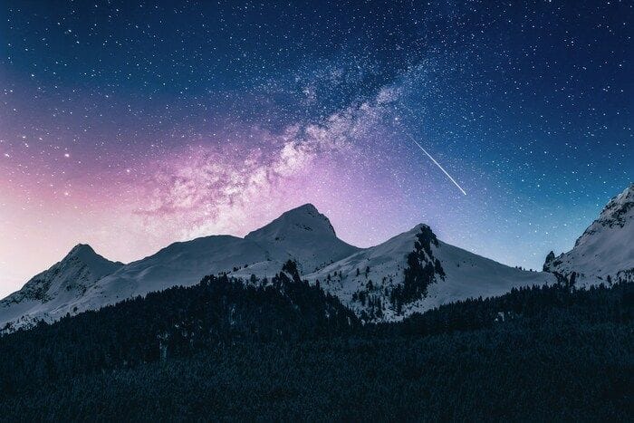 Le stelle cadenti nate dalla cometa di Halley illuminano il cielo 