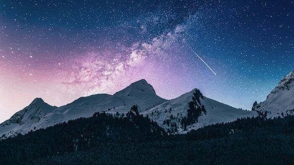 Le stelle cadenti nate dalla cometa di Halley illuminano il cielo 