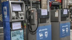Bergamo, distributori Eni senza carburante: benzinai in agitazione dal 26 ottobre