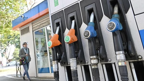Adusbef, Italia al top in Ue per tasse su gasolio, pesano il 48%
