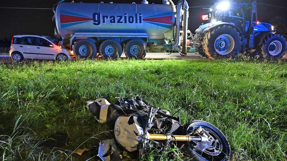 Ciserano, perde il controllo sulla Francesca. Sbalzato dalla moto, grave 34enne