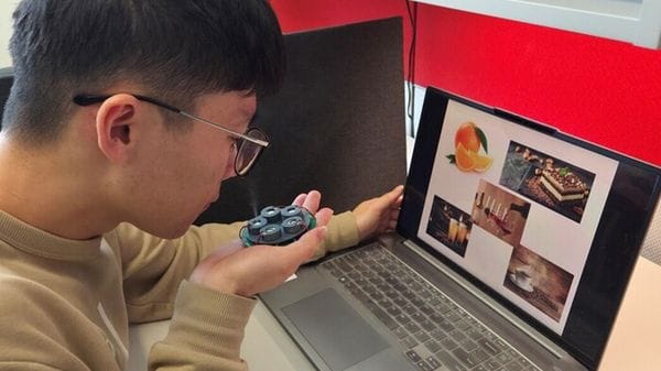 Il primo dispositivo che trasmette di odori a distanza