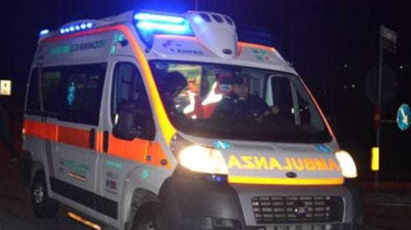 Almè, si sente male sul pullman in viale Locatelli: grave un 56enne