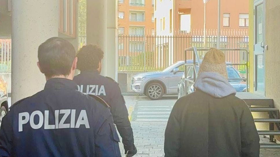 Aggressioni all’edicolante di largo Belotti, a Bergamo rimpatriato un uomo