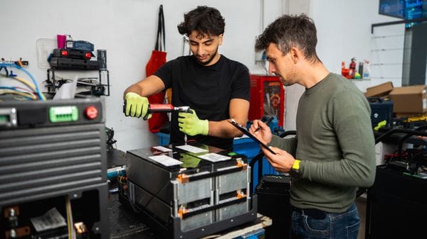 Dall'emergenza al cinema, a Torino il polo dei generatori green