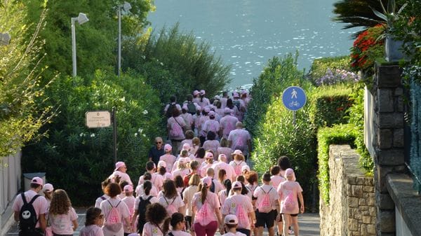 Tumore al seno, dalla Camminata Rosa 8mila euro per la ricerca al «Papa Giovanni»