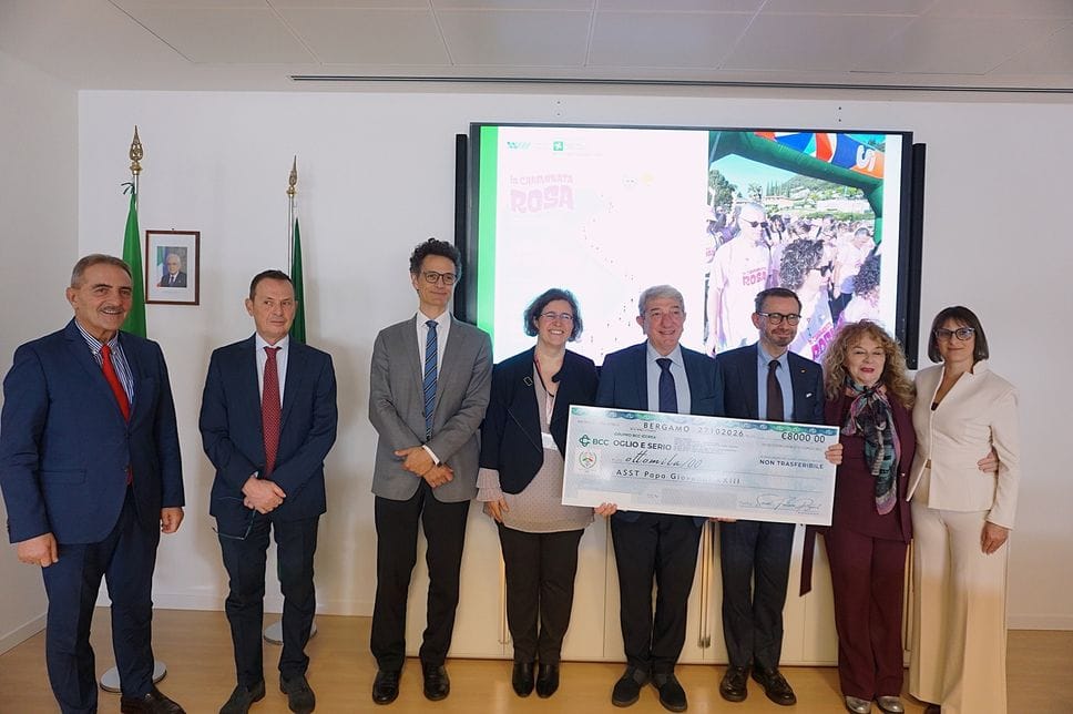 Tumore al seno, dalla Camminata Rosa 8mila euro per la ricerca al «Papa Giovanni»