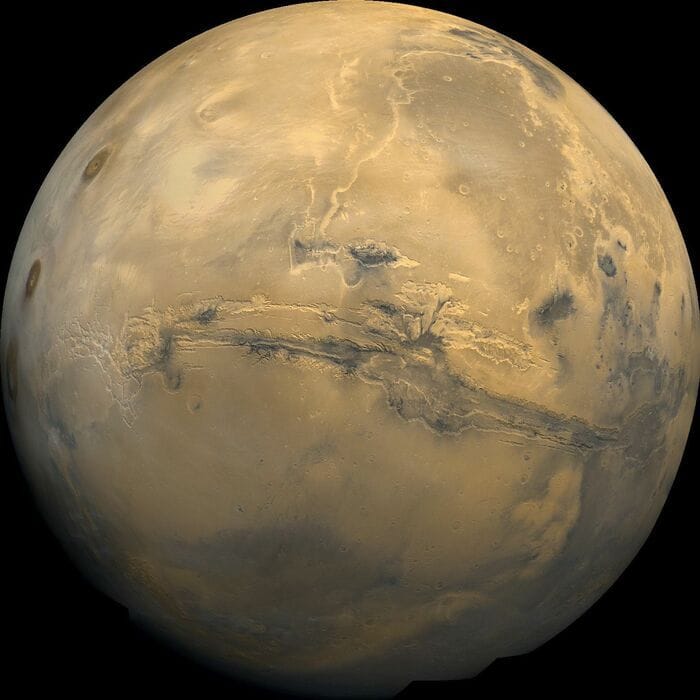 Il più vasto canyon del Sistema Solare fa tremare Marte 