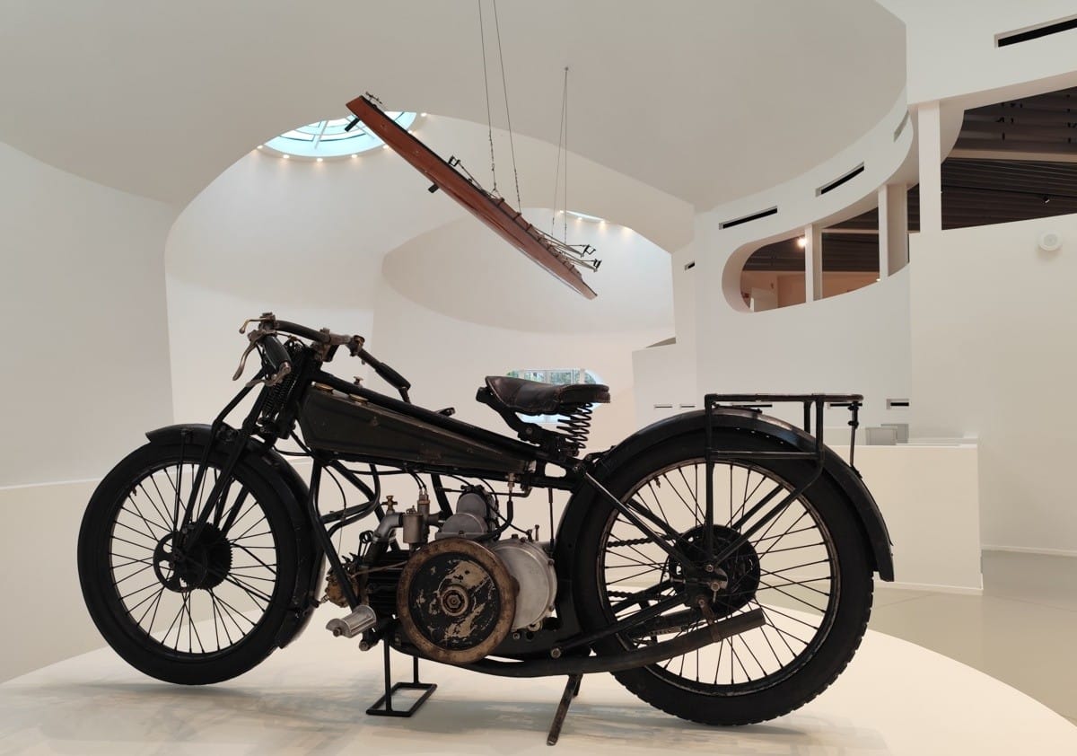 Museo Moto Guzzi, sulle tracce di Ken Kavanagh e del suo legame con Bergamo