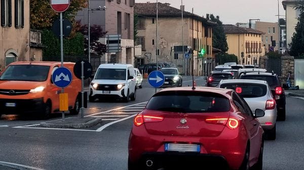 Pontesecco, i tempi della «corsia reversibile» si allungano