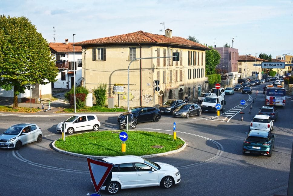 Pontesecco, i tempi della «corsia reversibile» si allungano