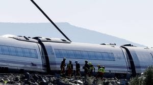 Scontro tra treni in Spagna, coinvolta una persona di Bergamo: è salva