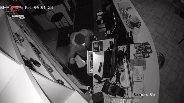 Furti nelle tabaccherie per 500mila euro: scoperto un deposito della refurtiva a Verdello