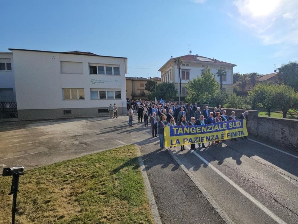 Paladina-Sedrina, la manifestazione: «Basta promesse, ora servono i fatti»