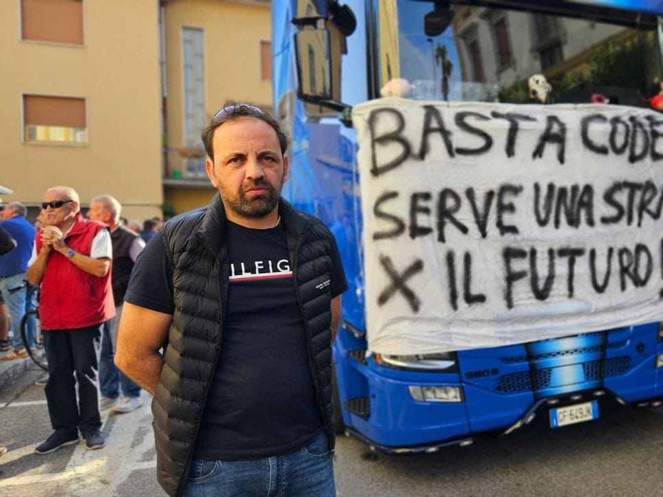 Paladina-Sedrina, la manifestazione: «Basta promesse, ora servono i fatti»
