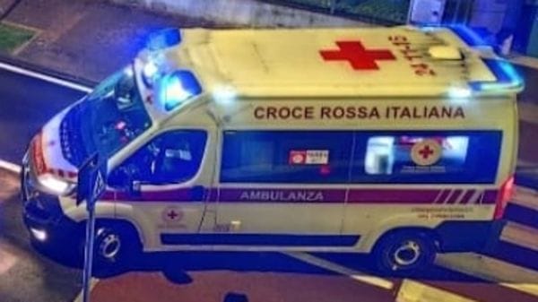 Perde il controllo della moto, grave 21enne a Carvico