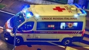 Perde il controllo della moto, grave 21enne a Carvico