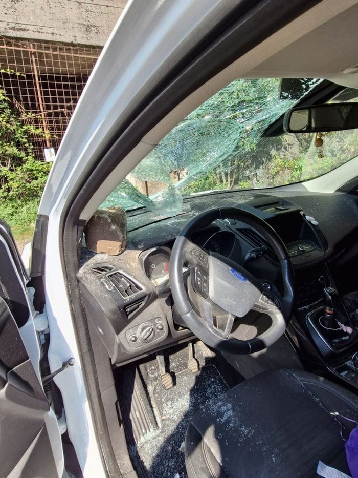 Riva di Solto, paura per una frana sulla 469: due auto coinvolte ma nessun ferito. La strada resta chiusa  - Foto
