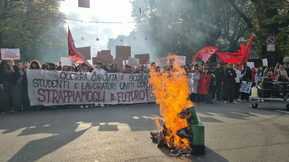 Protesta studenti a Bergamo, concordato il corteo verso piazzale Malpensata