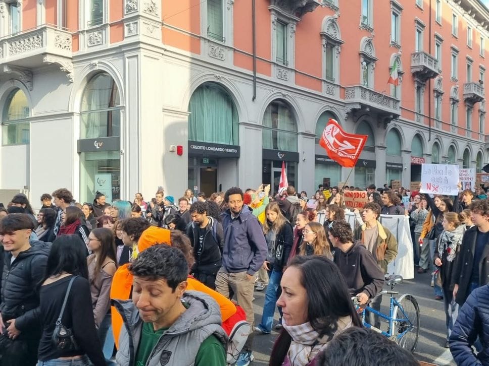 Protesta studenti a Bergamo, concordato il corteo verso piazzale Malpensata