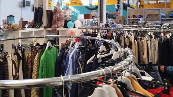 A novembre la raccolta degli abiti usati arriva nei quartieri: quattro appuntamenti