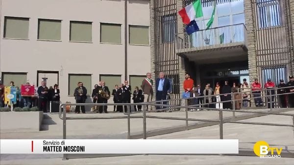 Casnigo, inaugurato il nuovo piazzale del Popolo