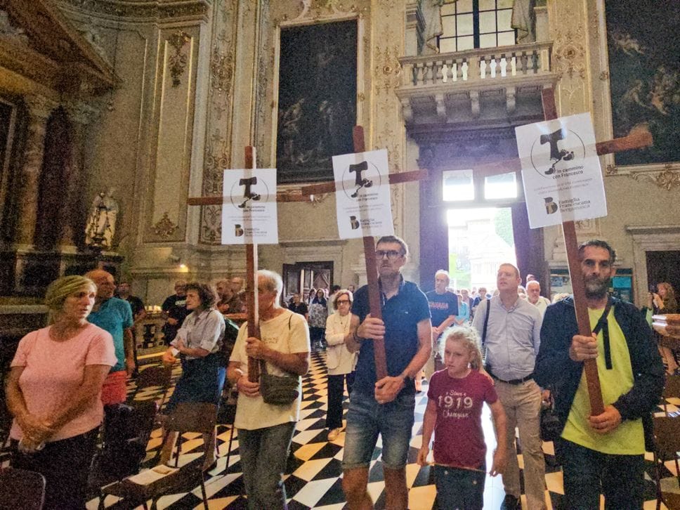 San Francesco, in Cattedrale a Bergamo con il Vescovo Beschi: «Apriamo il cuore» - Video