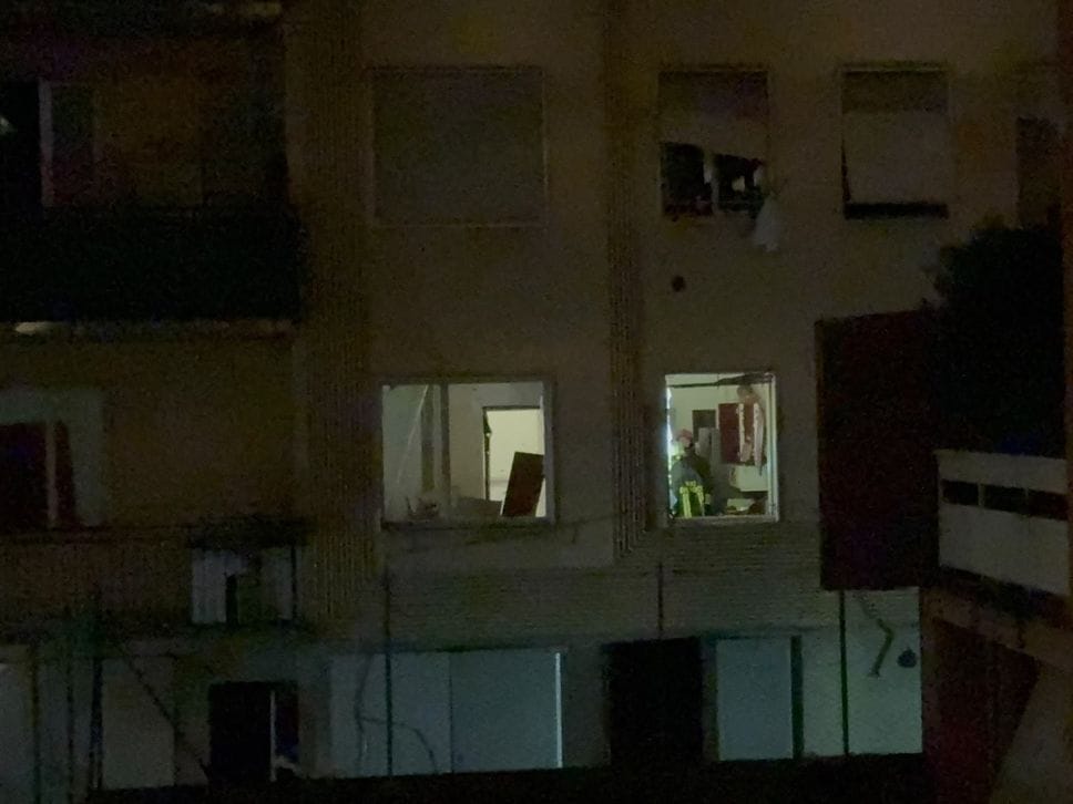 Esplosione a Bergamo, un boato scuote Borgo Santa Caterina: otto feriti, due gravissimi - Foto e video