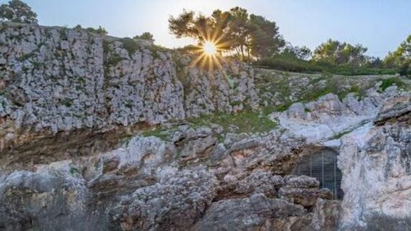 Il giallo di Grotta Romanelli, i tre corpi risalgono al Medioevo  