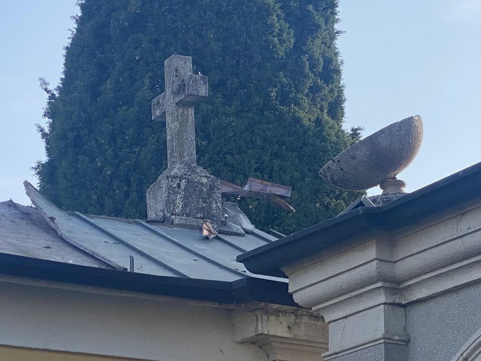 Nuovo furto di rame ad Arcene: dopo l’asilo, razzia al cimitero