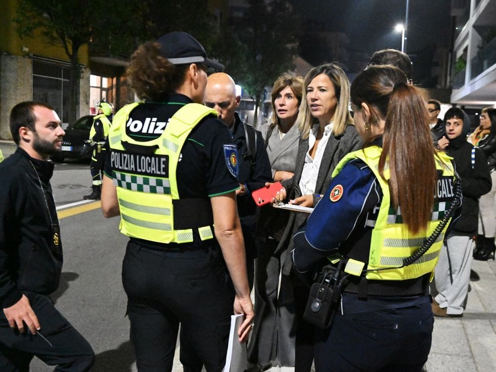 Esplosione a Bergamo, una ventina fuori casa. Gli sfollati ospitati in hotel